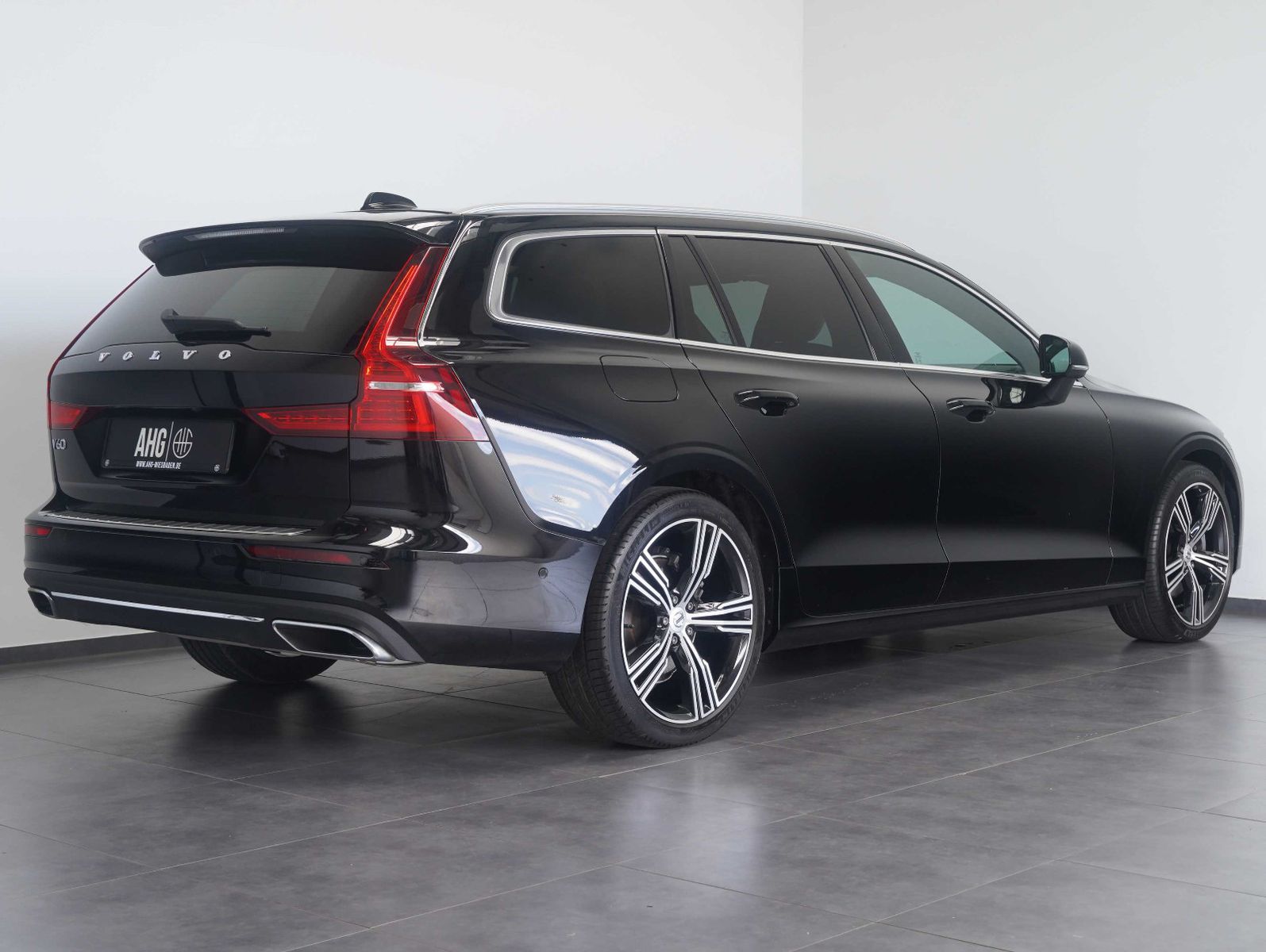 Fahrzeugabbildung Volvo V60 Kombi B4 B Plus Bright LED/PANO/LM19"/360°