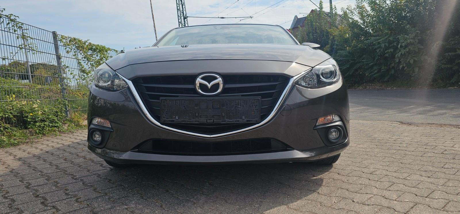 Mazda 3 Lim. Center-Line