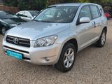 Toyota RAV 4 2.0-l-VVT-i*4x4*Autom*Leder*Sitzh.*Klima* - Toyota RAV 4 Gebrauchtwagen in Berlin