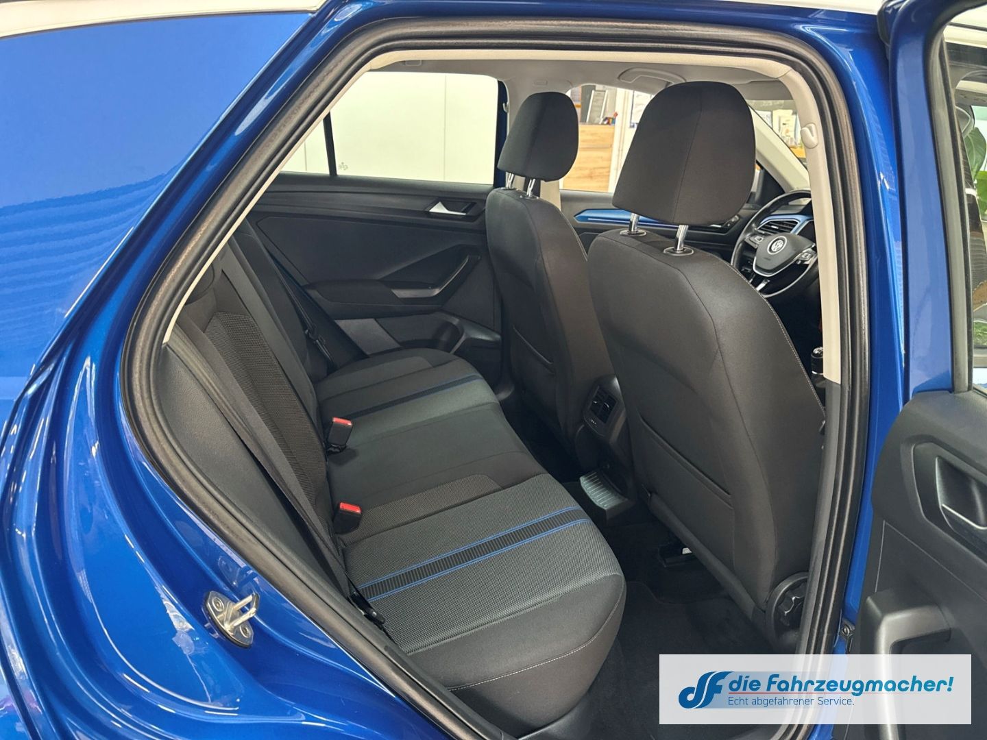 Fahrzeugabbildung Volkswagen T-Roc Style Mehrzonenklima Ambientebeleuchtung S
