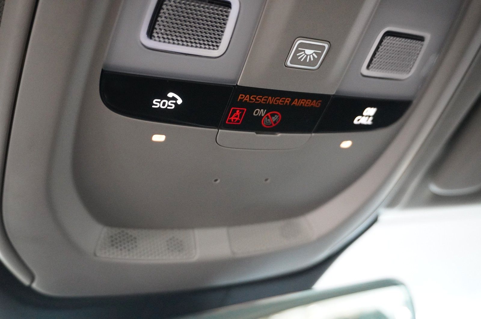 Fahrzeugabbildung Volvo XC 60 MOMENTUM PRO 2WD NAVI/LED/360°/VIRT./AHK