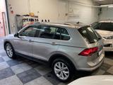 Volkswagen Tiguan 2,0 TDI DSG High.,AHK,4Motion.ACC,1.Hd - VW Tiguan Gebrauchtwagen in Hamburg