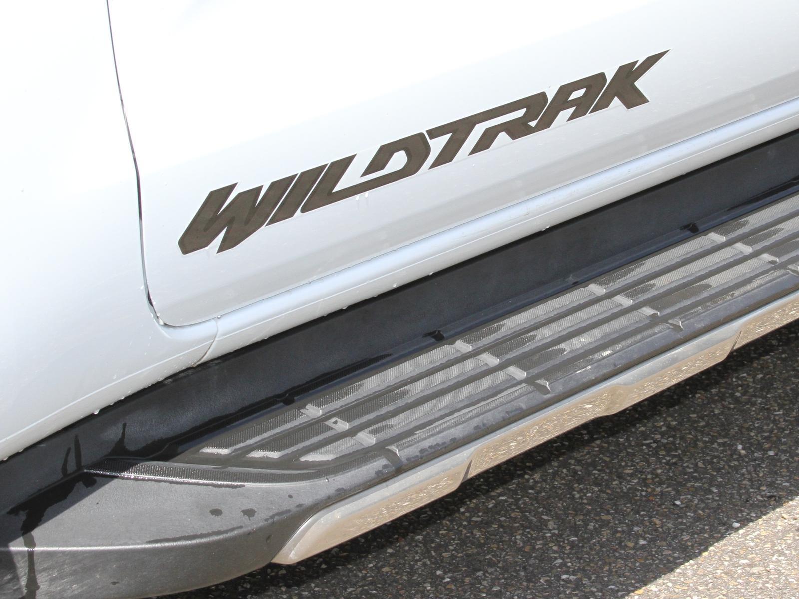 Ford Ranger 2.0 EB Wildtrak DoKa ACC elektr Rollo AHK