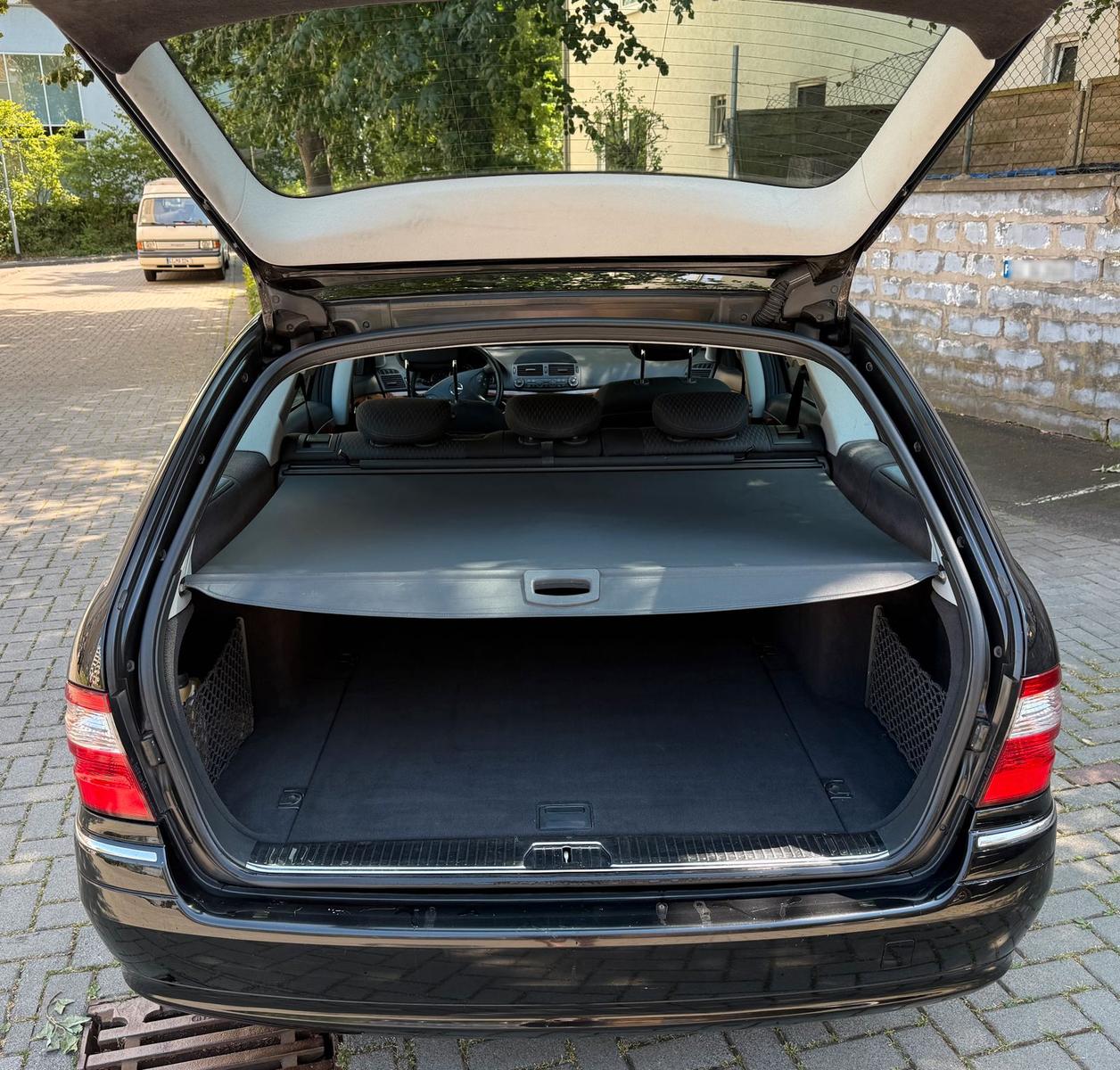 Mercedes-Benz E200 2004 — photo 6