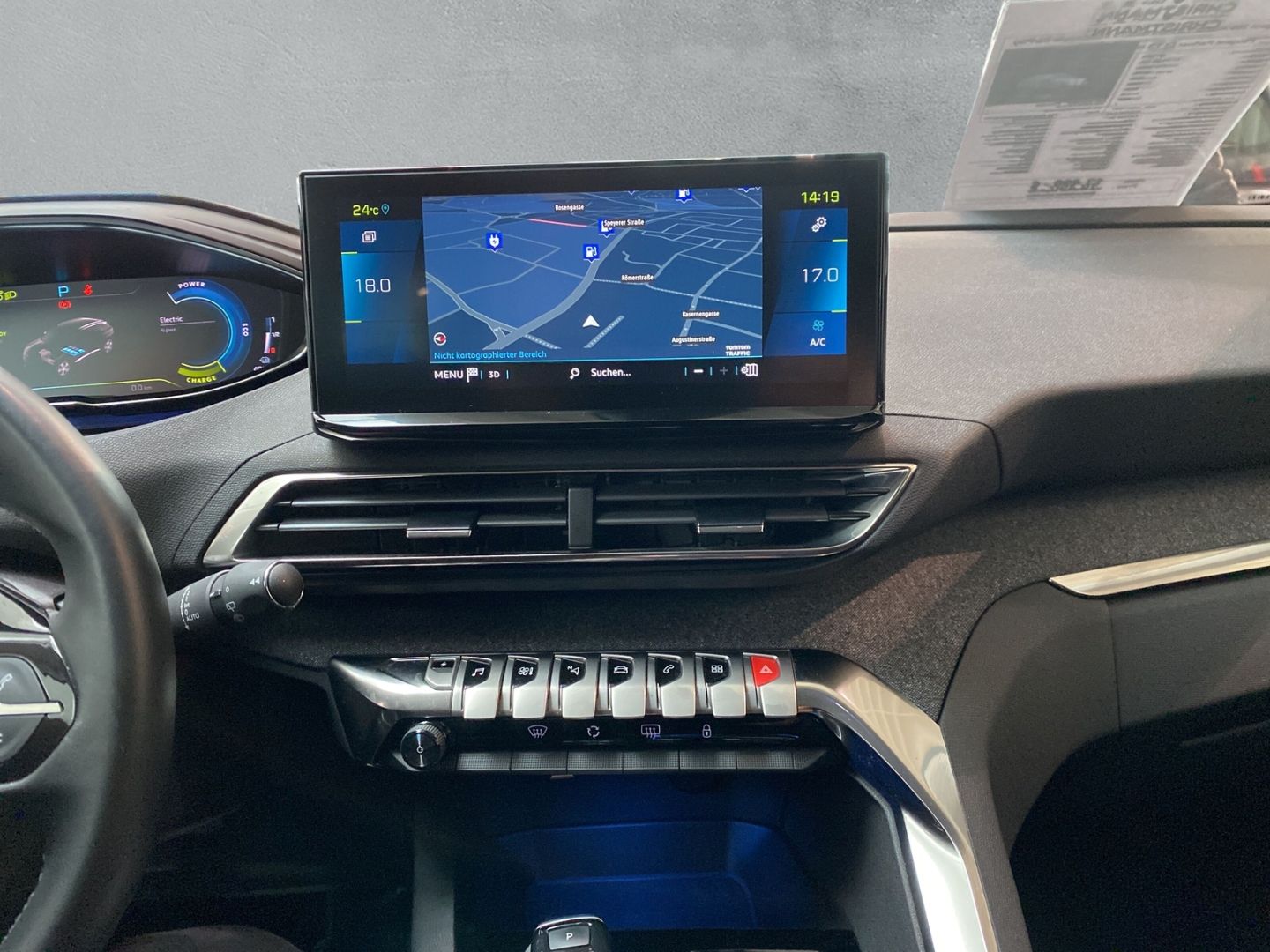 Fahrzeugabbildung Peugeot 3008 Hybrid 225 Roadtrip 1.6 Plug-In EU6d Navi d