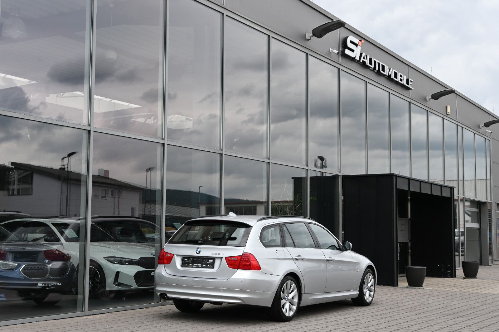 Fahrzeugabbildung BMW 320d Touring Aut. Ed.Lifestyle °AHK°STANDHEIZUNG