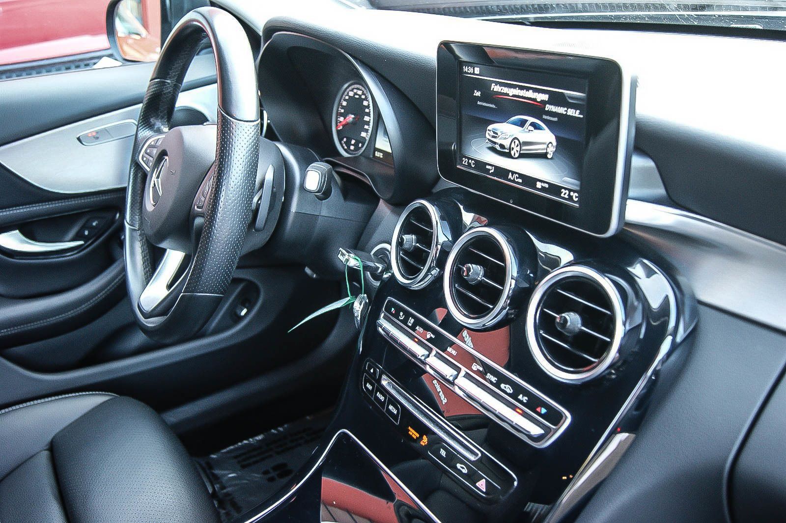 Fahrzeugabbildung Mercedes-Benz C 200 Coupe' Aut NAVIGATION PARKASSISTENT LEDER