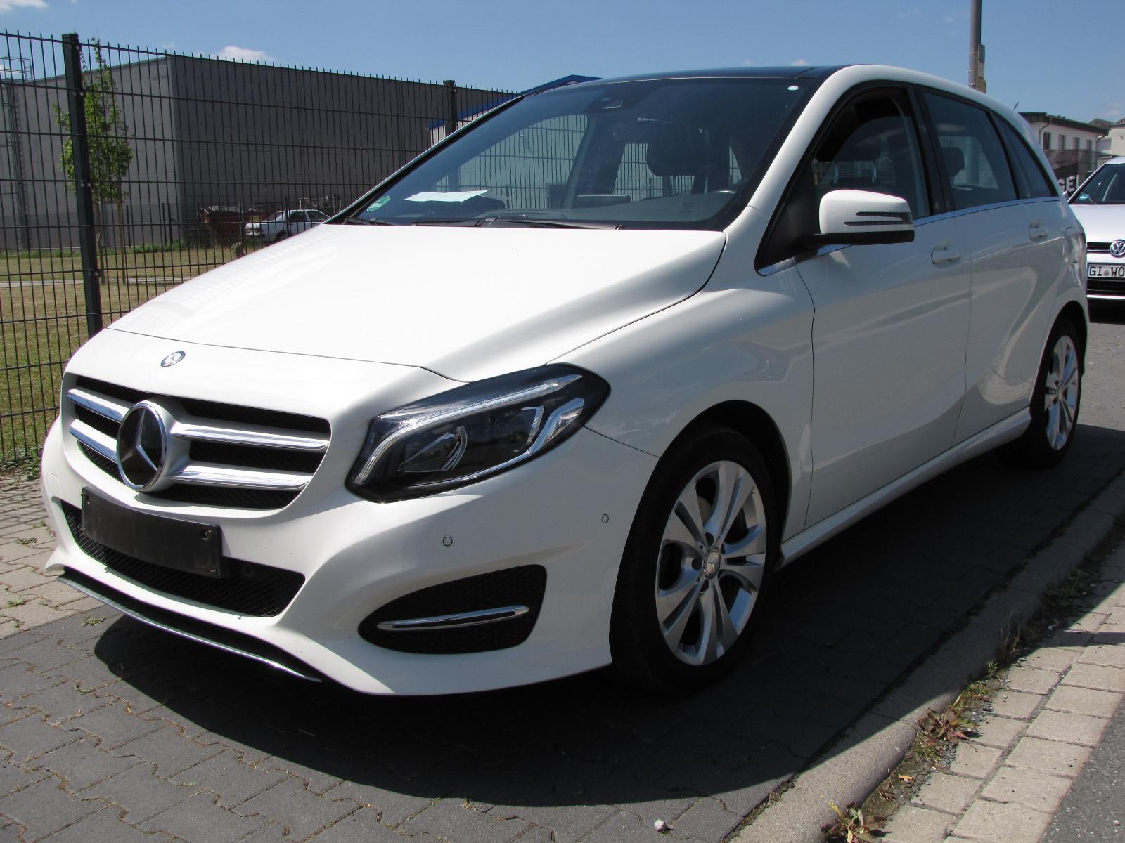 Mercedes-Benz B 220 4Matic 1.Hand Panorama Distronic MB-SHeft