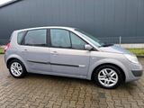 Renault Scenic 2 - Renault Scenic aus 2005 mit Diesel-Antrieb