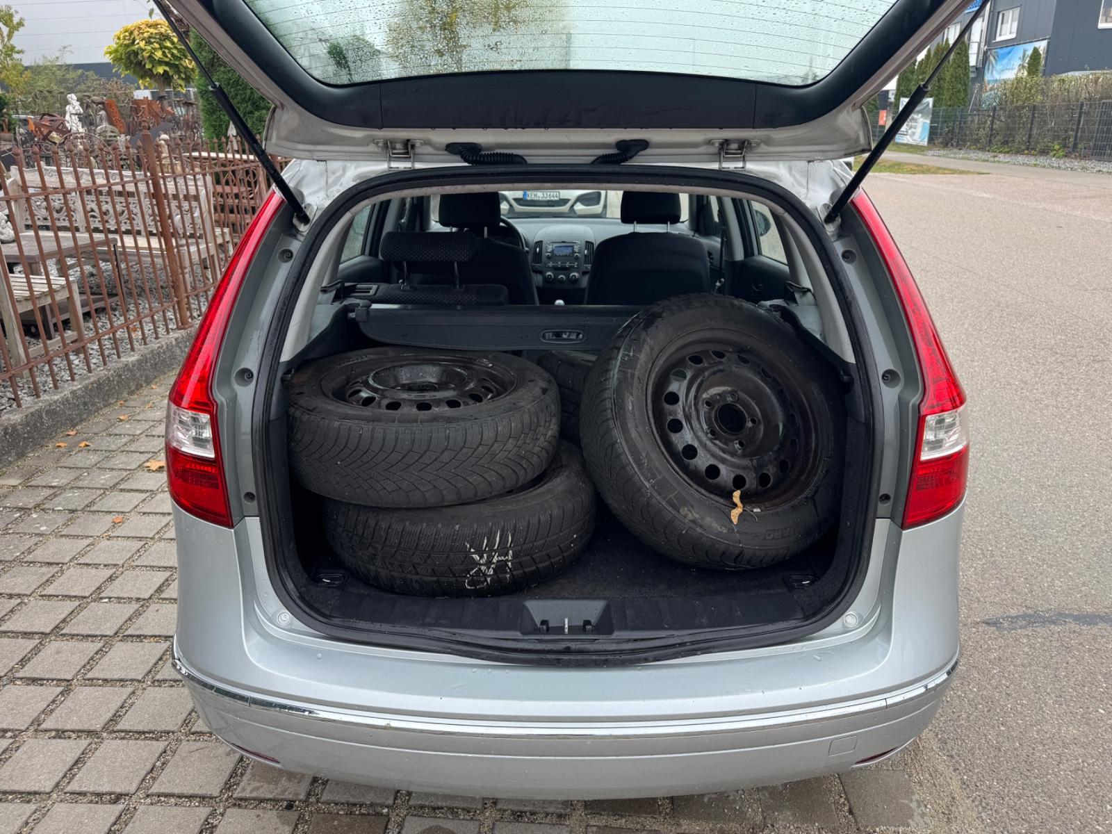Hyundai i30 2009 — photo 10