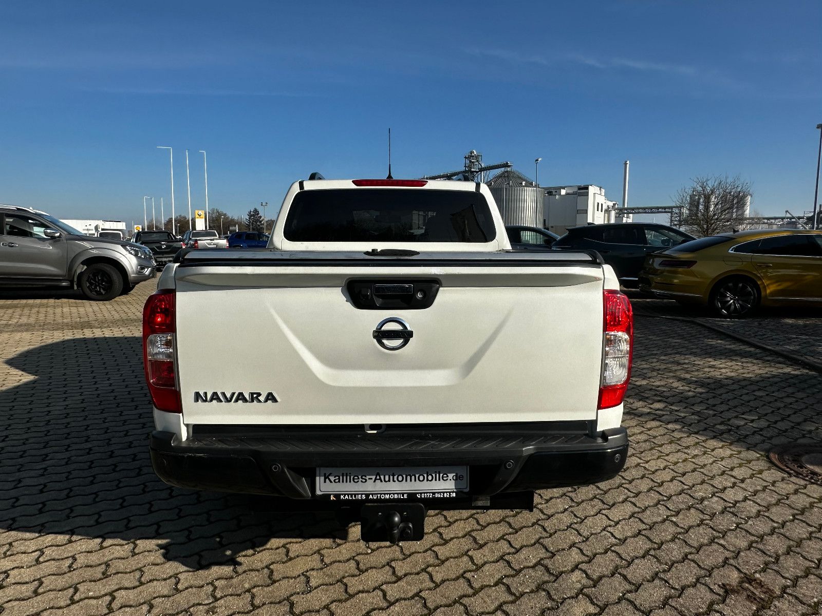 Fahrzeugabbildung Nissan Navara NP300 N-Guard Double Cab 4x4