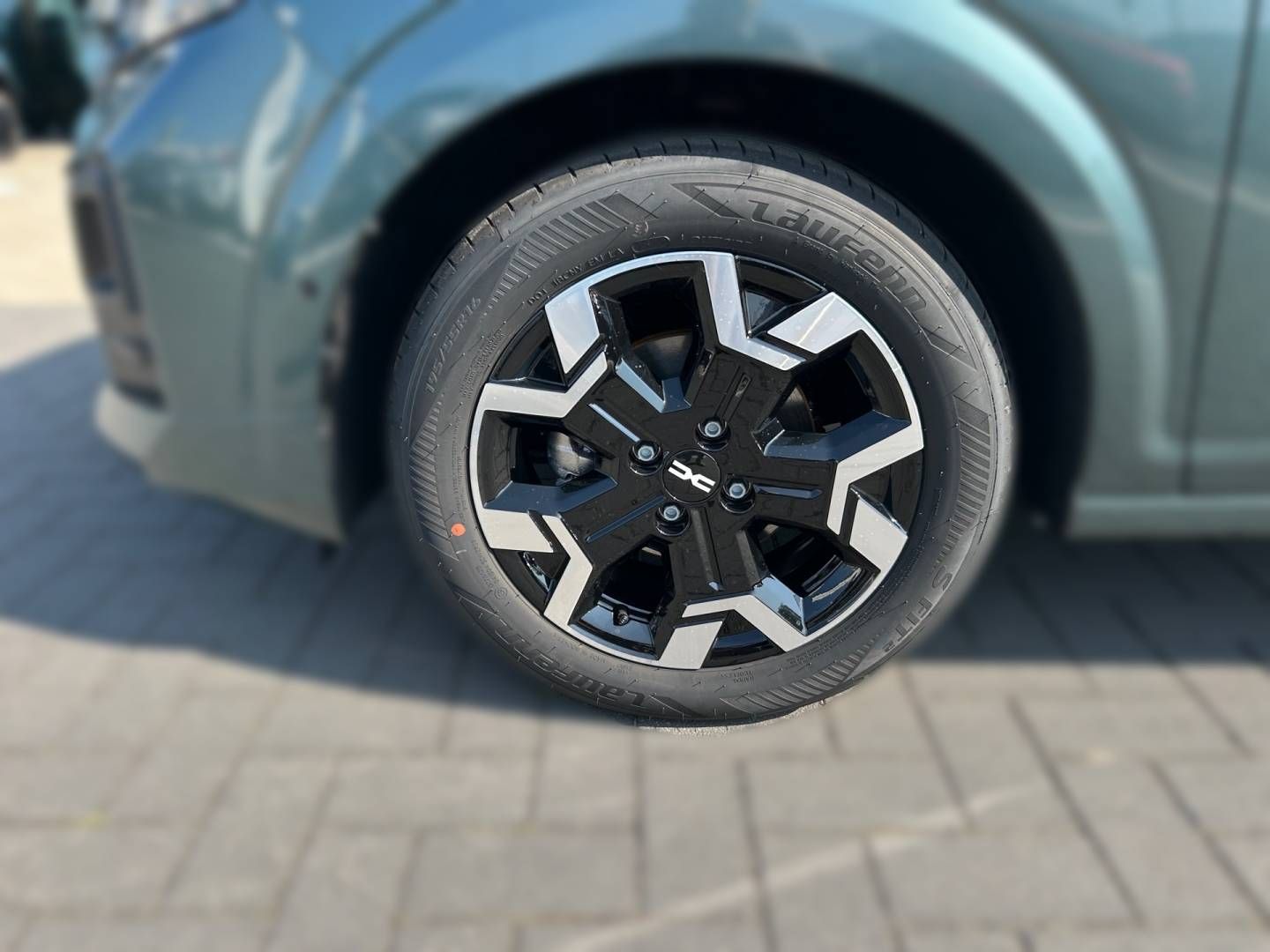 Fahrzeugabbildung Dacia Sandero Journey TCe 100