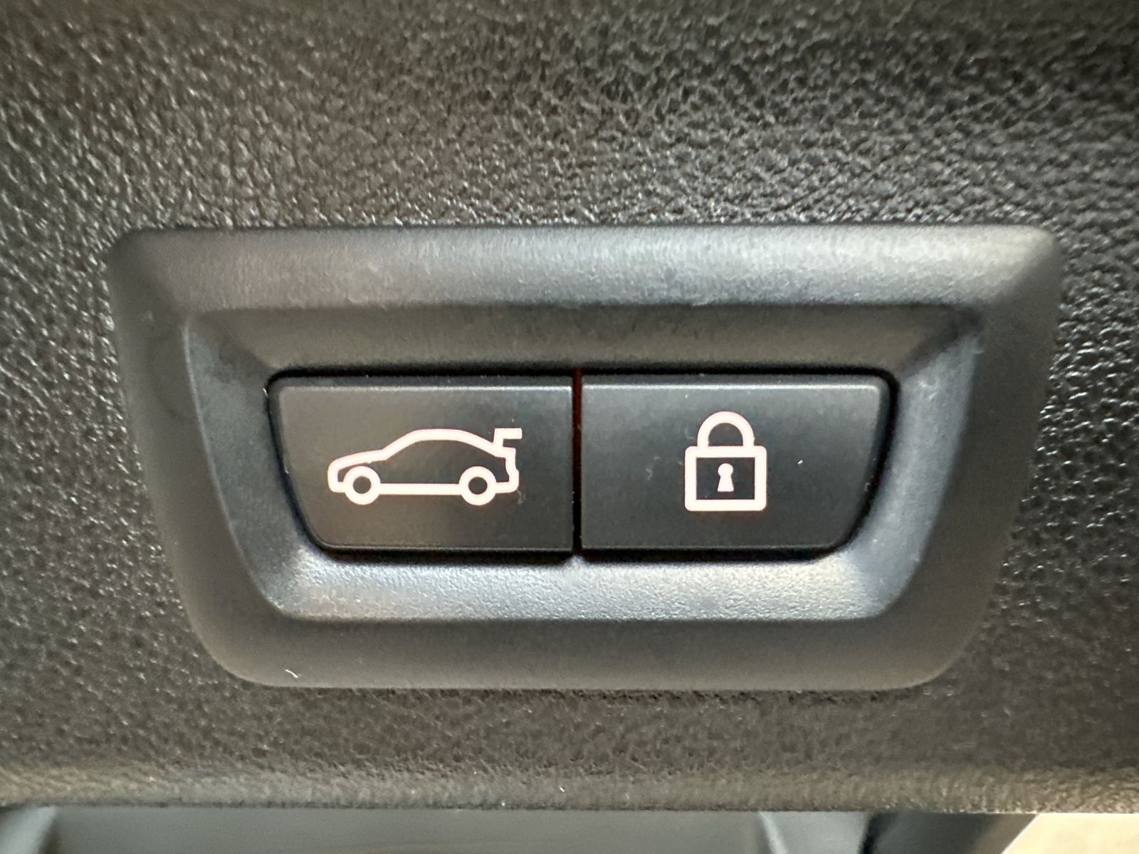 Fahrzeugabbildung BMW 530e Touring xD M-Sport Pro NAV+LASER+19ZOLL+HUD