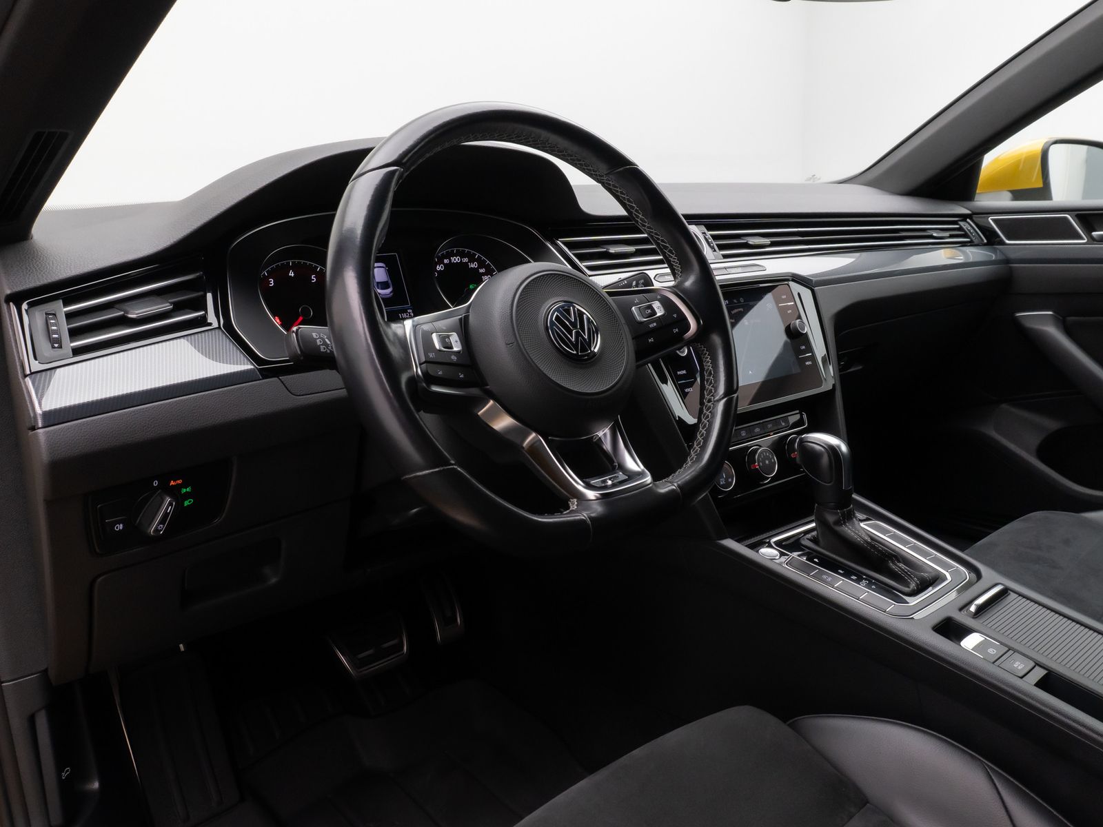 Fahrzeugabbildung Volkswagen Arteon R-Line Kamera Fernlichtassist ACC 8Fach
