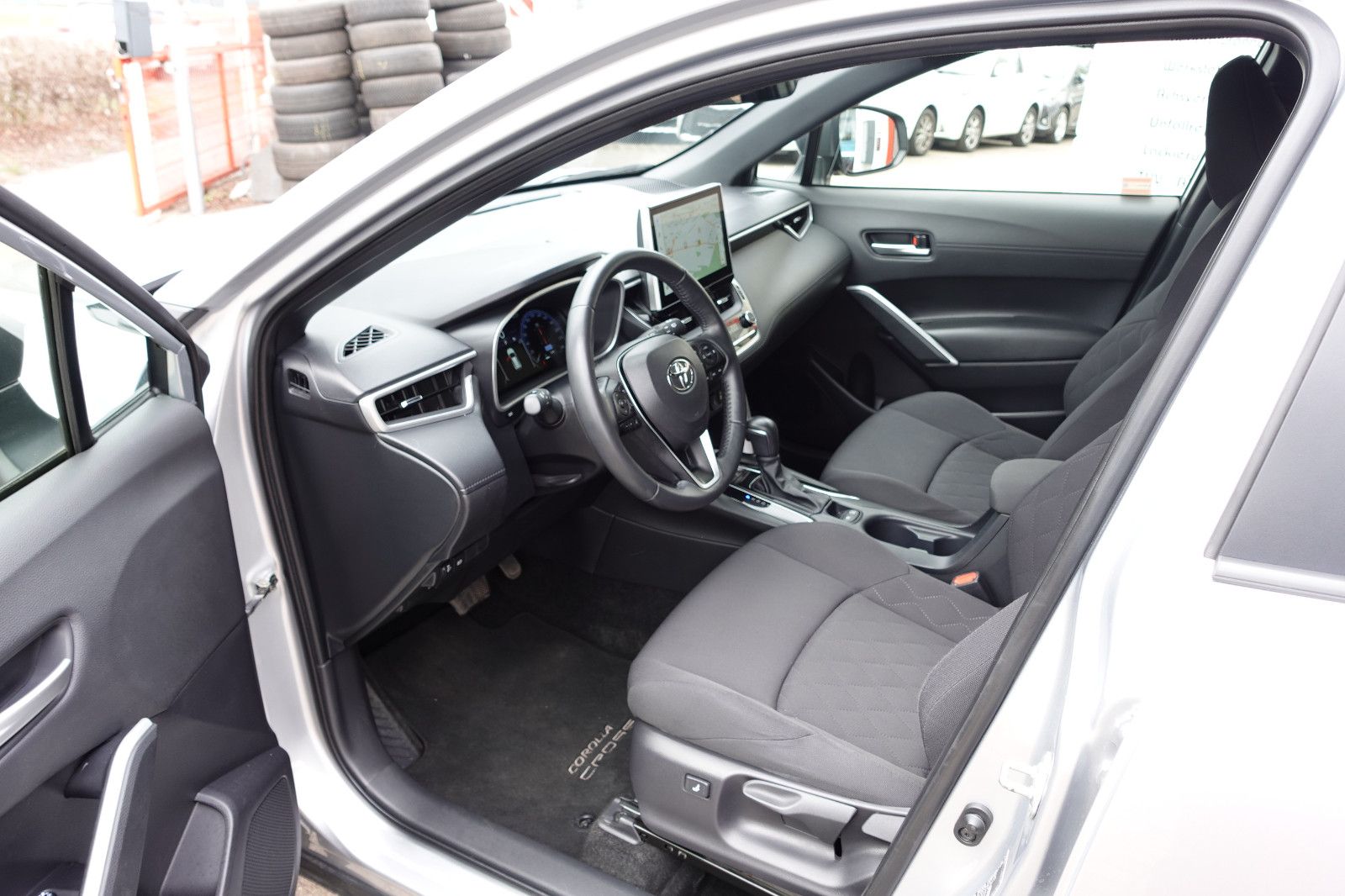 Toyota Corolla Cross 2.0 Hybrid Team Allrad foto 5
