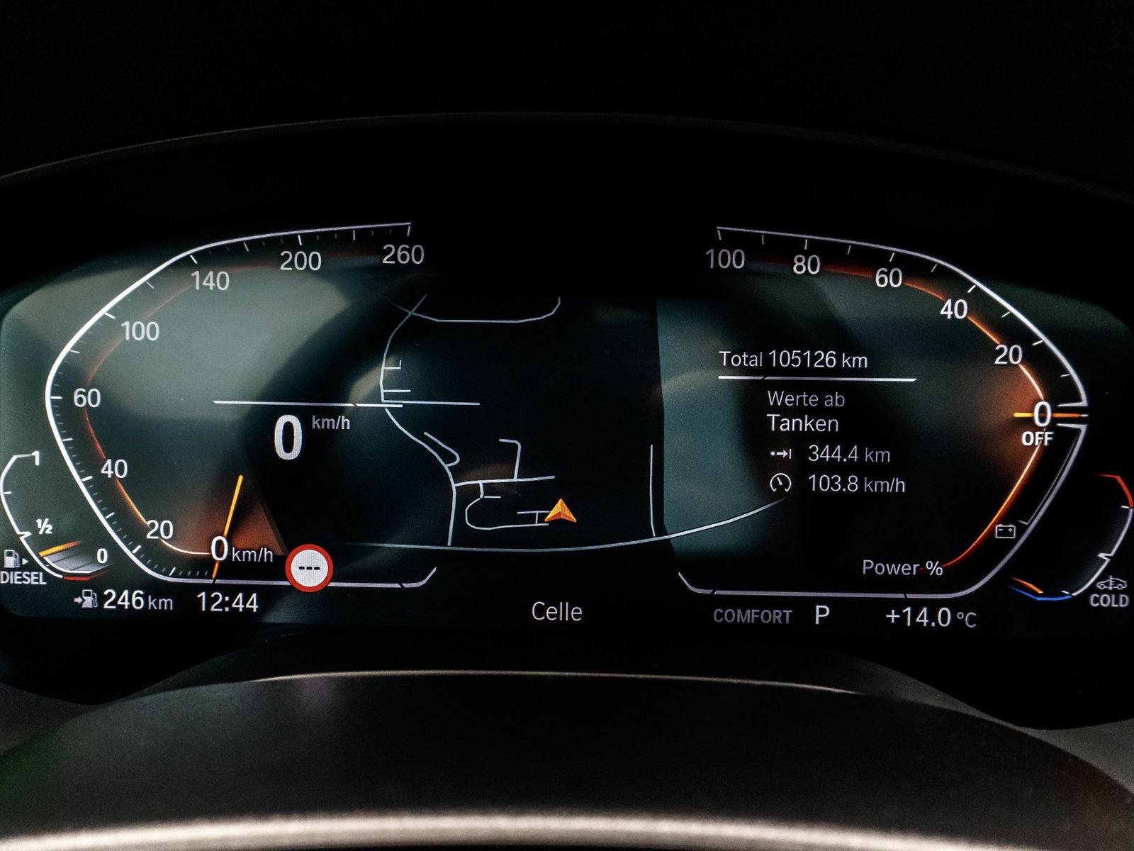 Fahrzeugabbildung BMW 520d xD  Panorama Kamera Laser HUD DAB Komfort