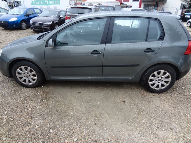 Fahrzeugabbildung Volkswagen Golf V Lim. Comfortline/Xenon/116PS/Klima/
