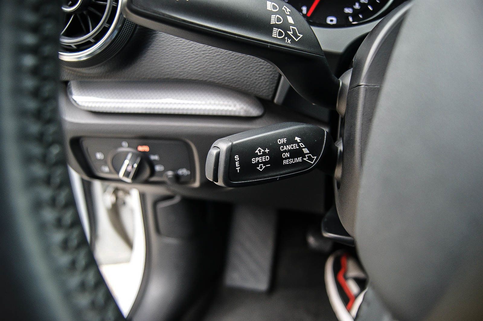 Fahrzeugabbildung Audi A3 Limousine 1.4 TFSI S-LINE NAVIGATION XENON 18