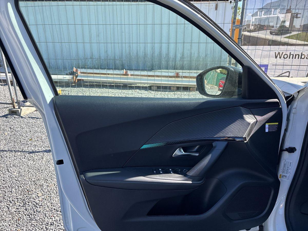 Peugeot 2008 Allure Pack BlueHDI 130 EAT8