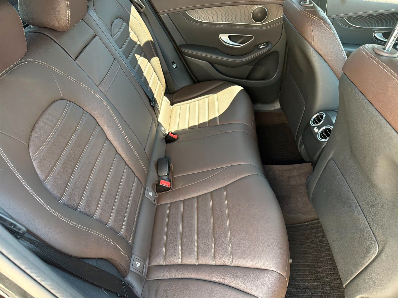 Fahrzeugabbildung Mercedes-Benz GLC 250 d 4Matic Exclusive AHK schwenkbar