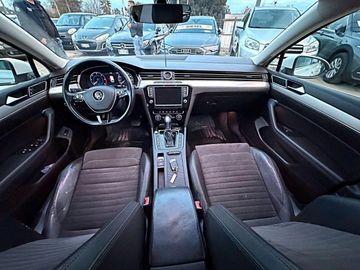 Volkswagen Passat - 12