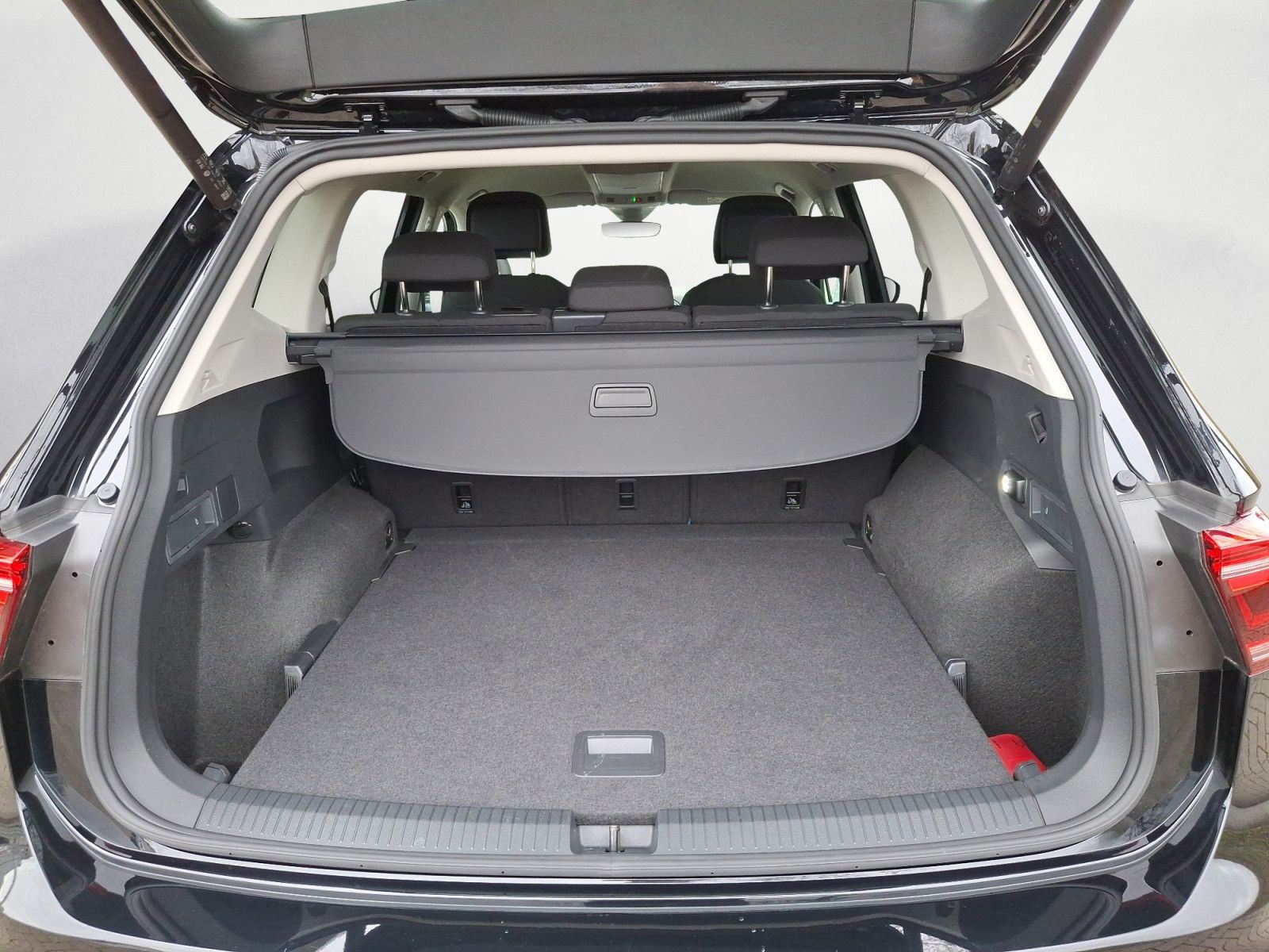 Volkswagen Tiguan Allspace - Bild 13