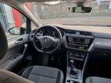 Volkswagen Touran Comf., 2.Hd,Matrix LED,Shz,AHK,PDC,Kamera - Volkswagen Touran: Braun