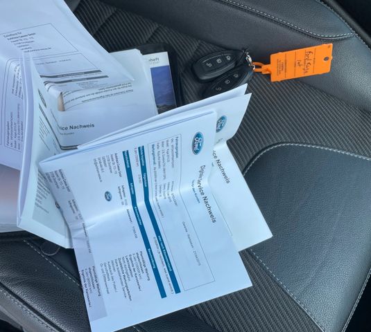Fahrzeugabbildung Ford Kuga Titanium(Tüv&Insp.neu/1 Hand)