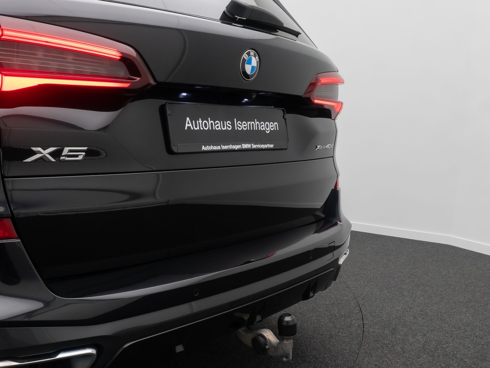Fahrzeugabbildung BMW X5 xD40d M Sport Laser HUD DAB AHK Panorama Komf