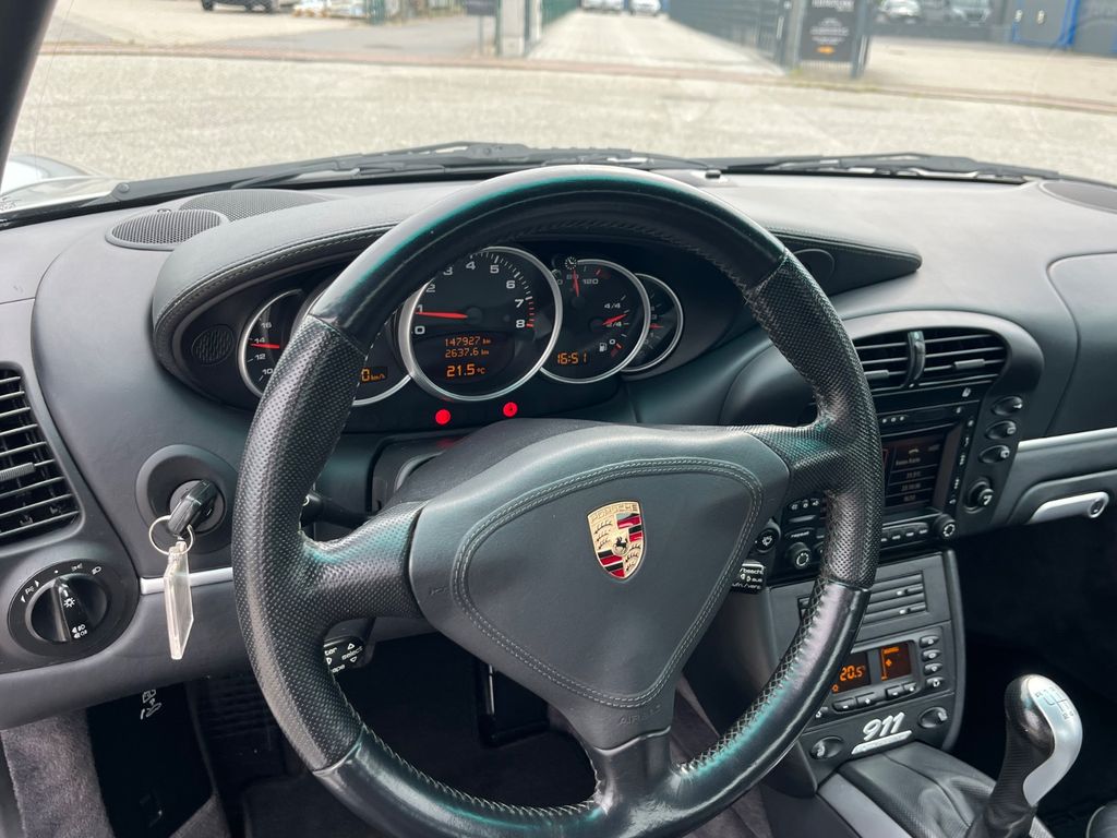 PORSCHE 911 996 Carrera Coupé Jubiläumsmodell Deutsch PORSCHE 911 996 Carrera Coupé Jubiläumsmodell Deutsch