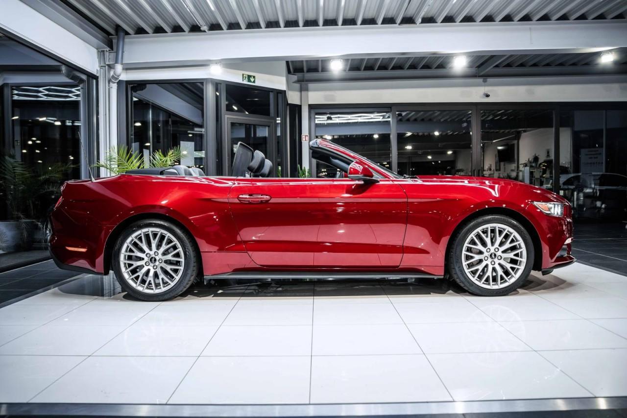 Ford Mustang Convertible 2.3 NAVI *DEU* Kamera XENON