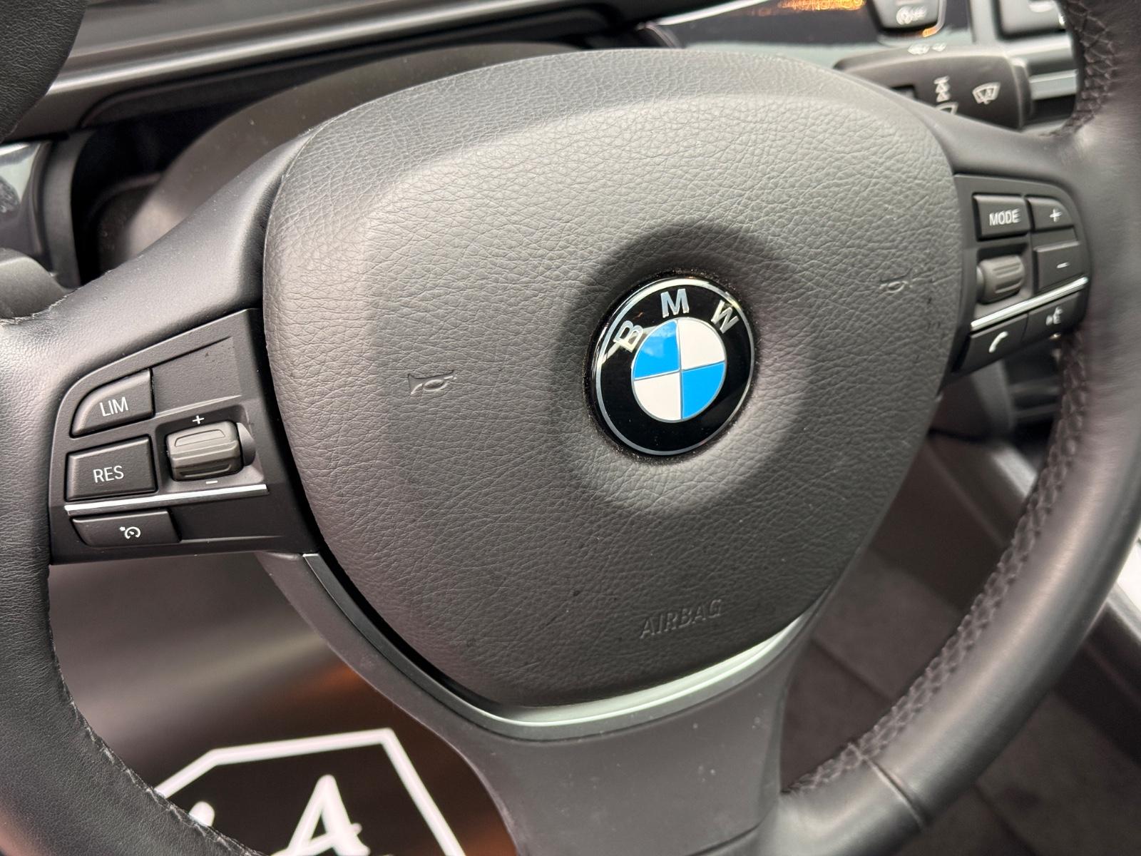 BMW 520i Limousine 1HA*SCHIEBDACH*KAMERA*WENIGKM*TÜV