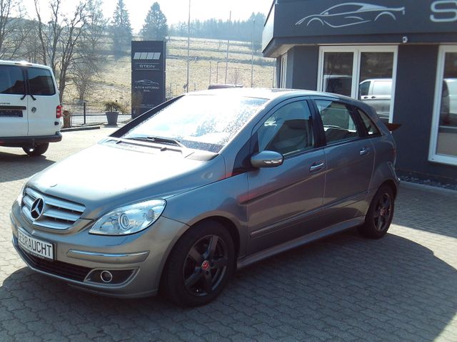 Mercedes-Benz B 180  CDI  Automatik / Panorama / Xenon