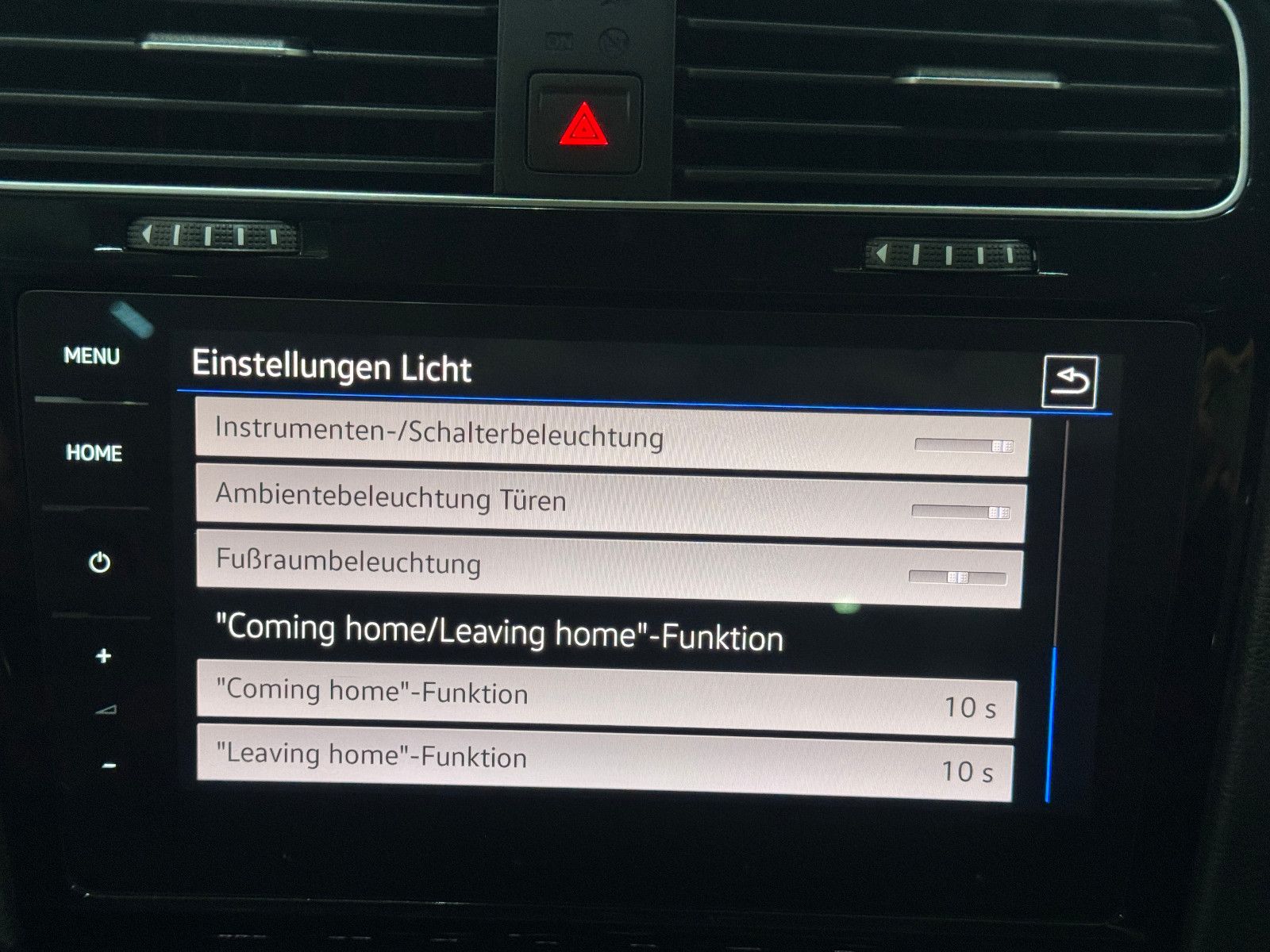 Fahrzeugabbildung Volkswagen Golf VARIANT 2.0 TDI DSG R-LINE SPORTPAKET VOLL