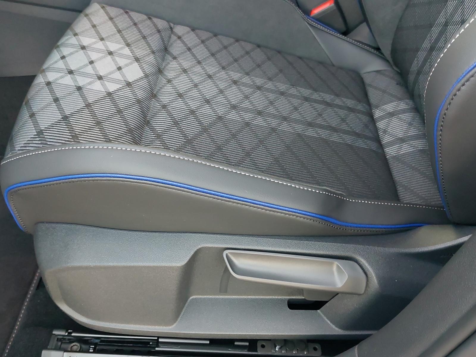 Volkswagen Golf Variant 2.0 TDI DSG R-Line  HeadUp AHK Navi