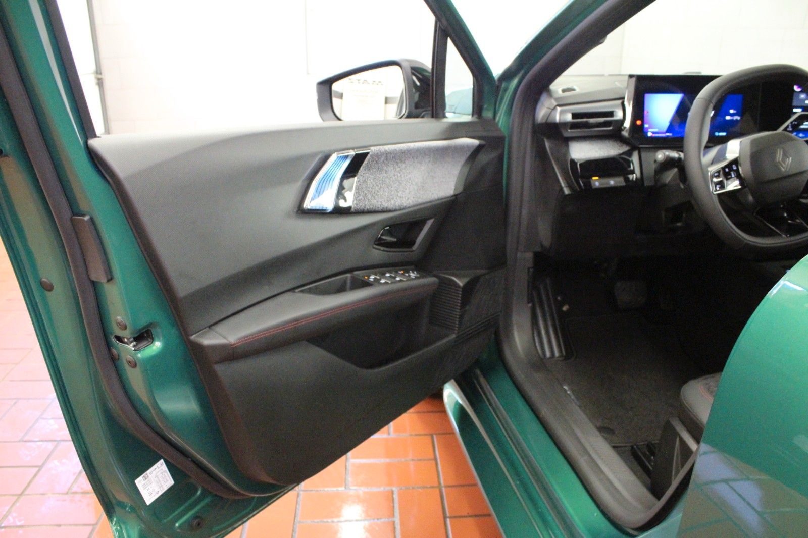 Fahrzeugabbildung Renault Clio VI E-Tech 160 Full Hybrid Techno