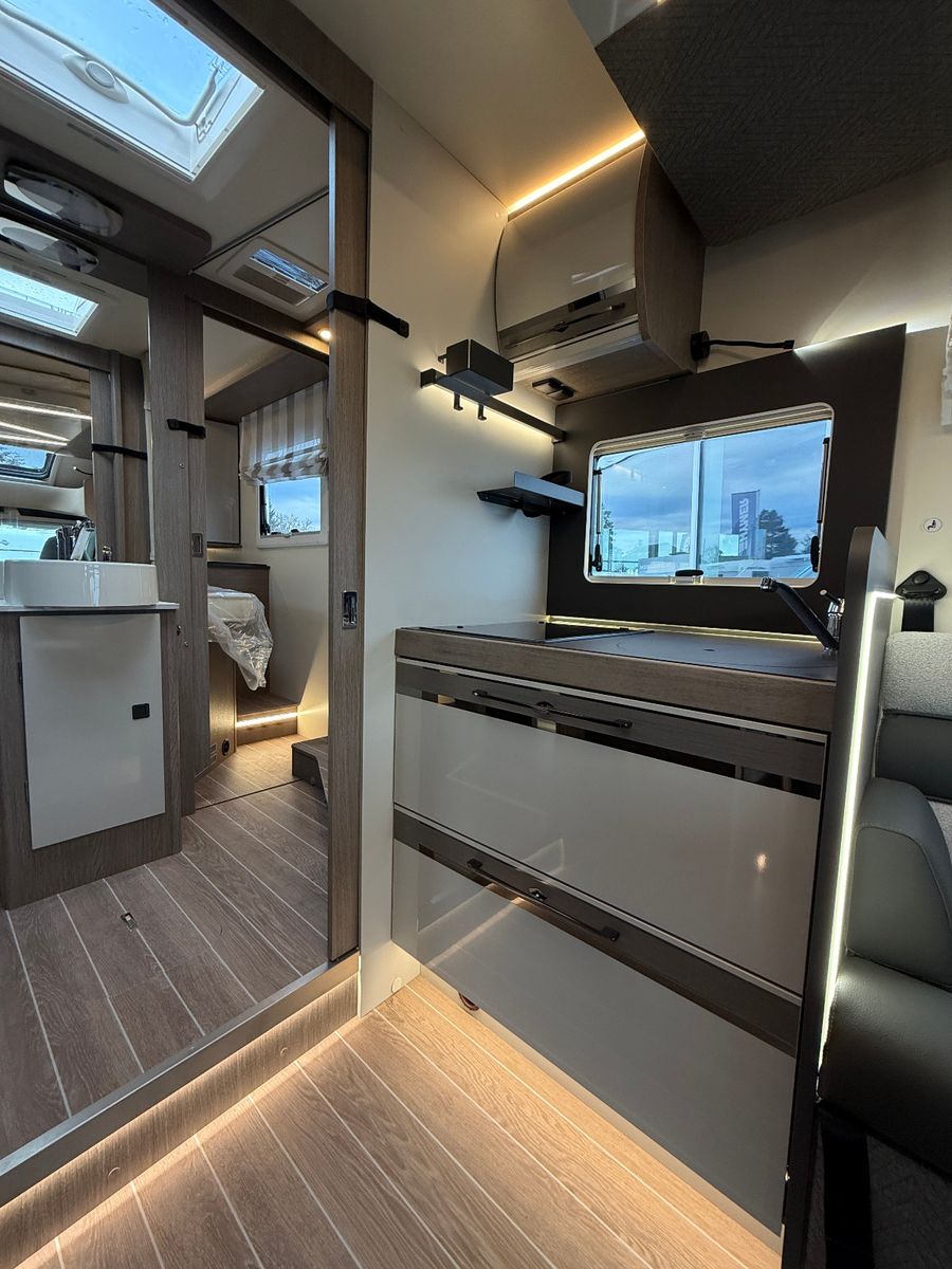 Fahrzeugabbildung Roller Team Zefiro 266 TL