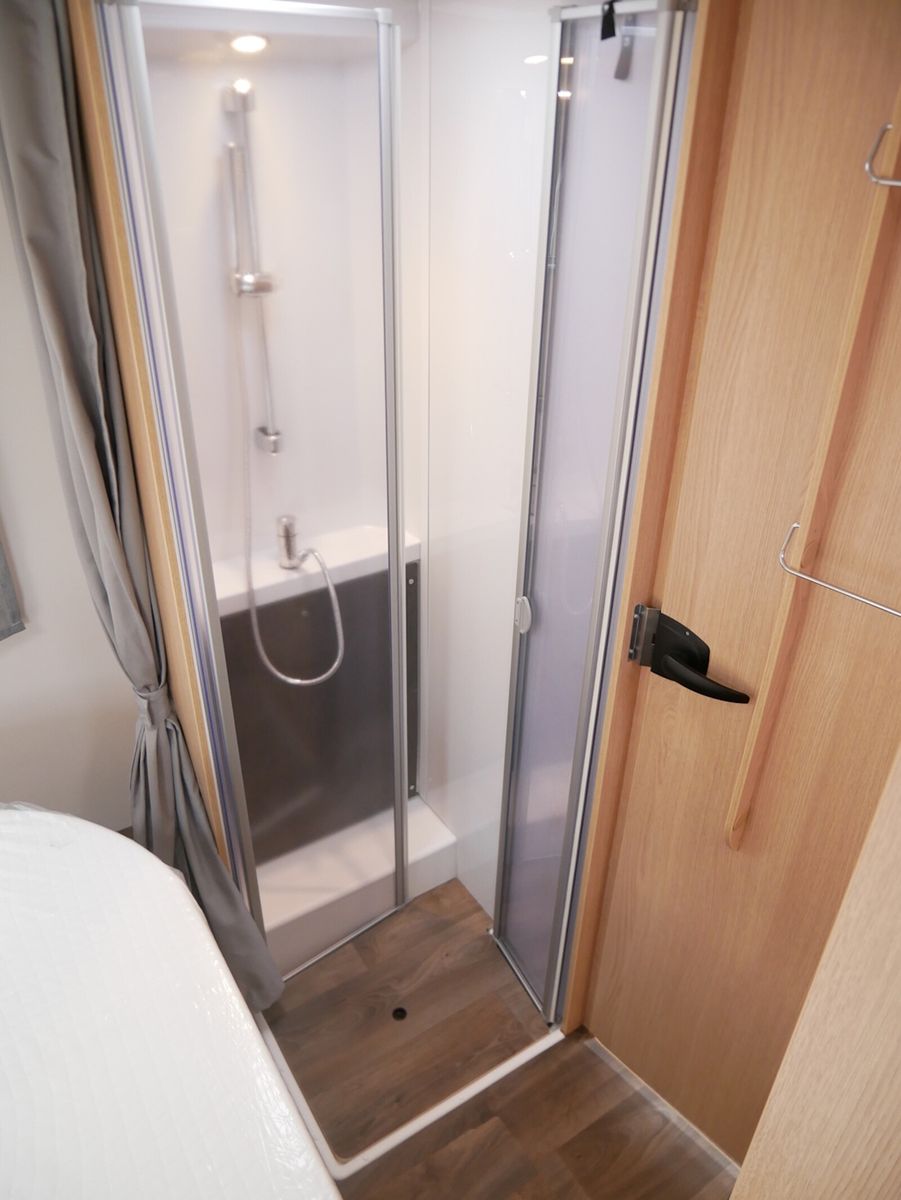 Fahrzeugabbildung Sunlight Adventure T Ford 690L Bi-Xenon Scheinwerfer