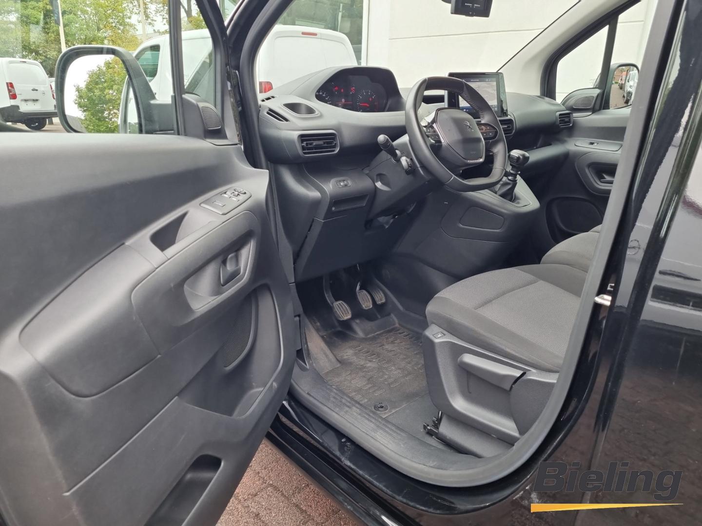Peugeot Partner Premium L1 1.2l, NAVI, Holzboden, ACC, P