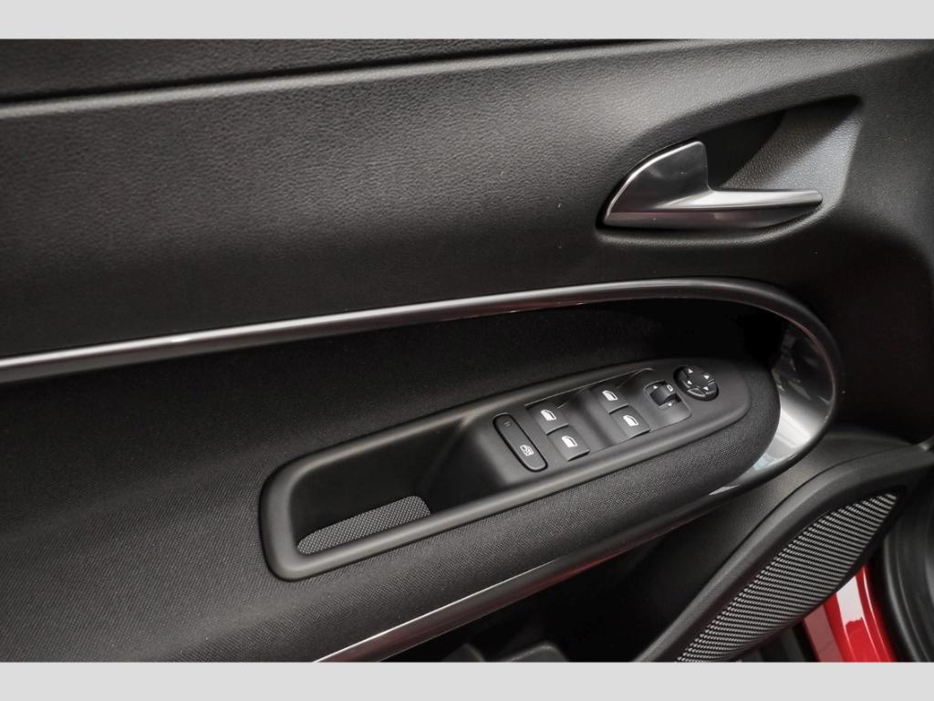 Fiat 600e Red Elektro Voll-LED PDC  AppleCar 3-Phasig