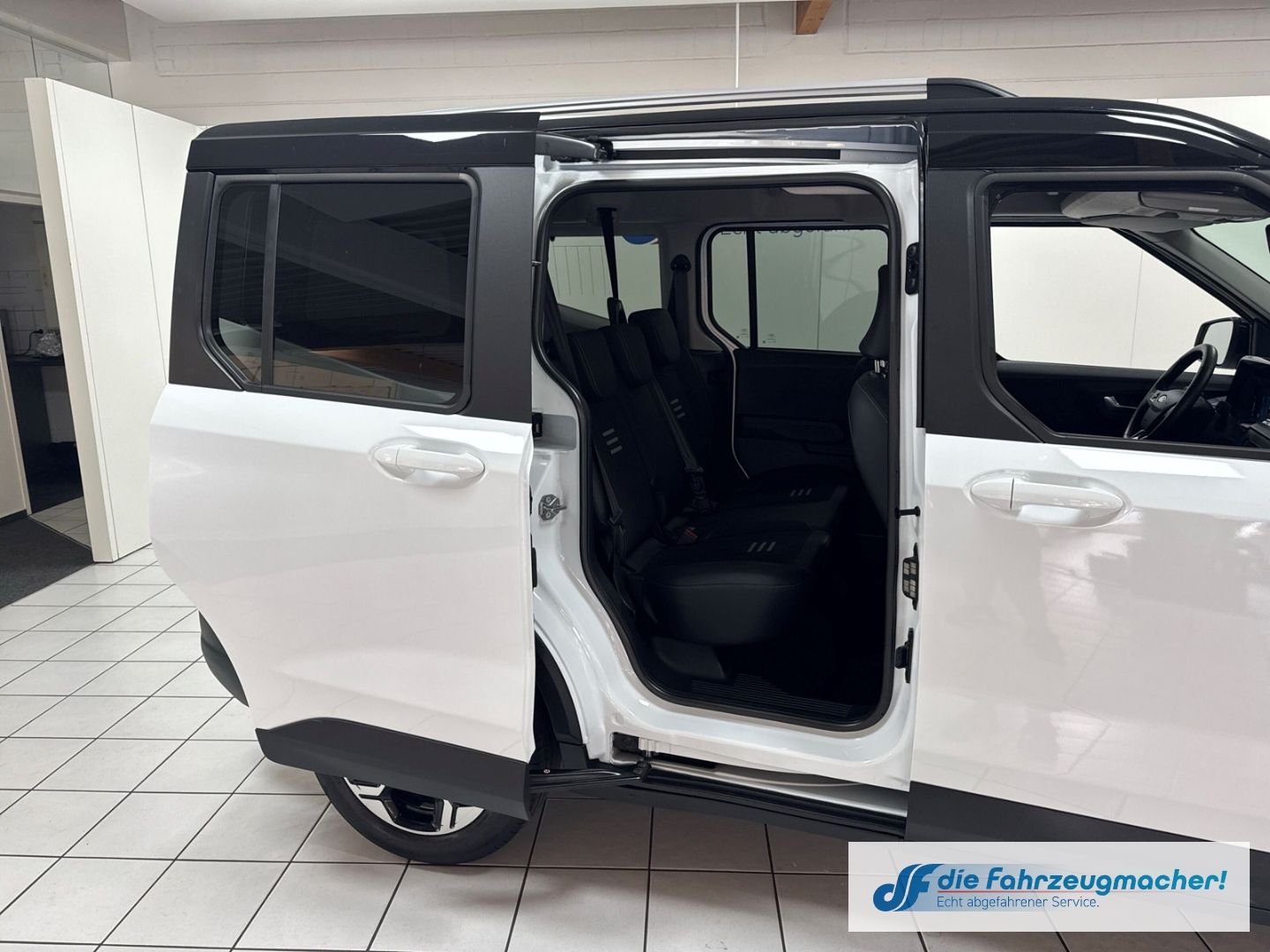 Fahrzeugabbildung Ford Tourneo Courier Active Navi ACC Klimaautom DAB S