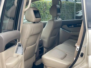 Toyota Land Cruiser - 7