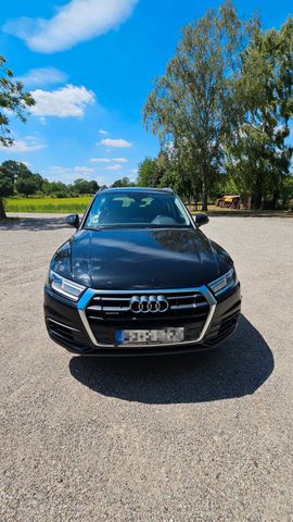 AUDI Q5 40 TDI S tronic quattro -