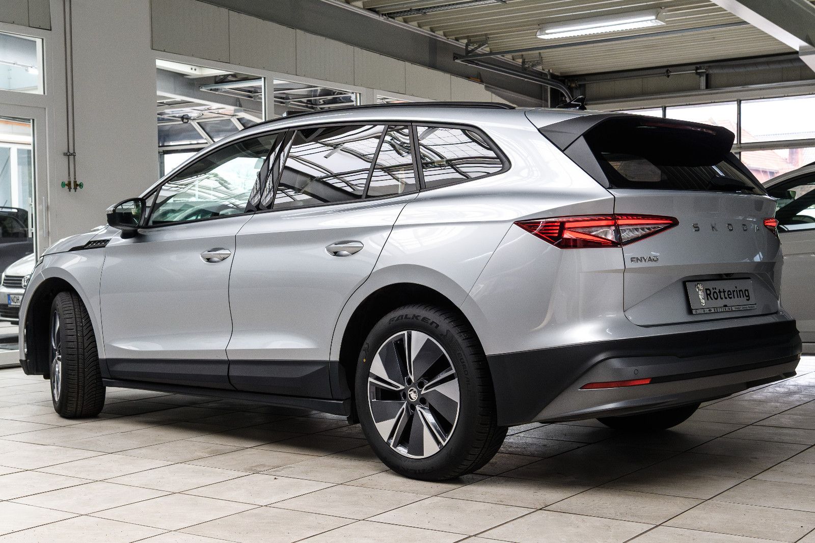 Fahrzeugabbildung SKODA Enyaq 60 Loft MATRIX-LED+RFK+NAVI+KEYLESS+SZH