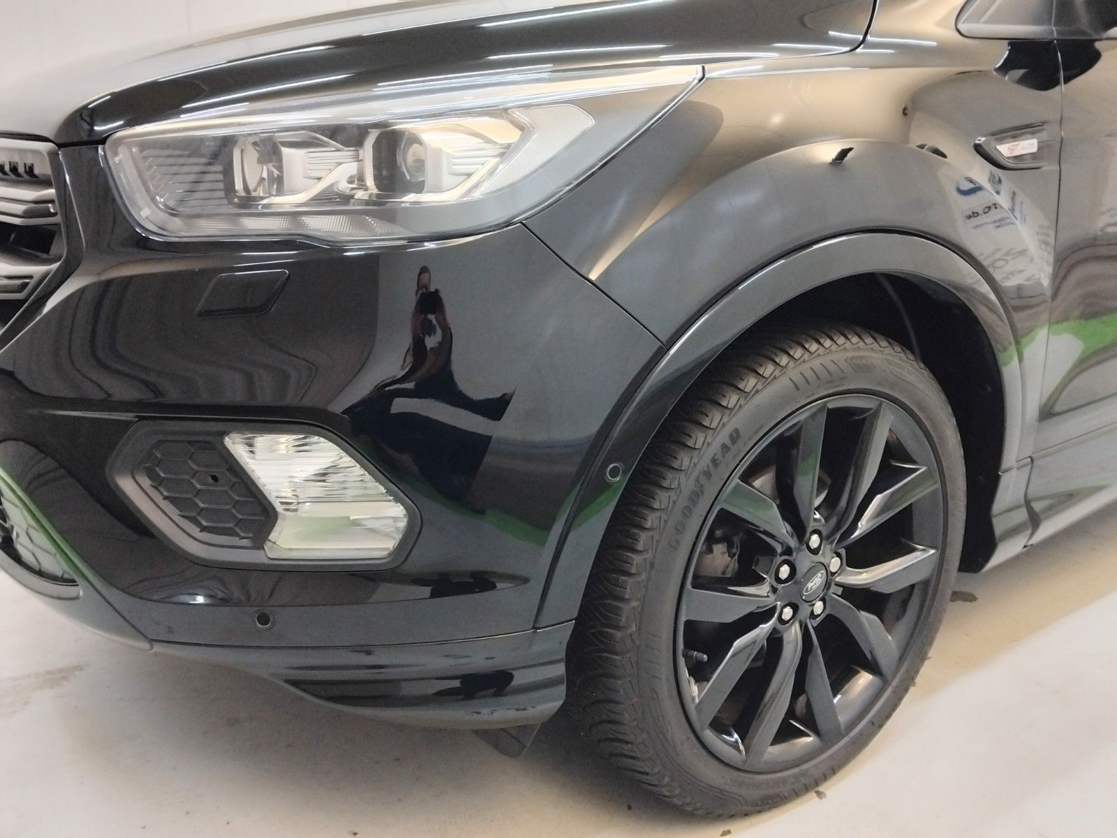 Ford Kuga (10/2017, Benzin)