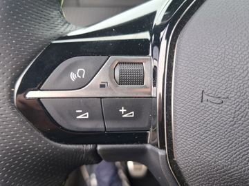 Peugeot 208 GT 1.2 PureTech 100 360+Kam.+LED+Navi+SHZ