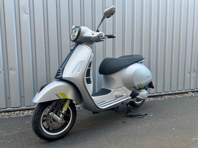 Vespa GTS 300 SuperTech ABS/ASR Euro 5 Silber Matt