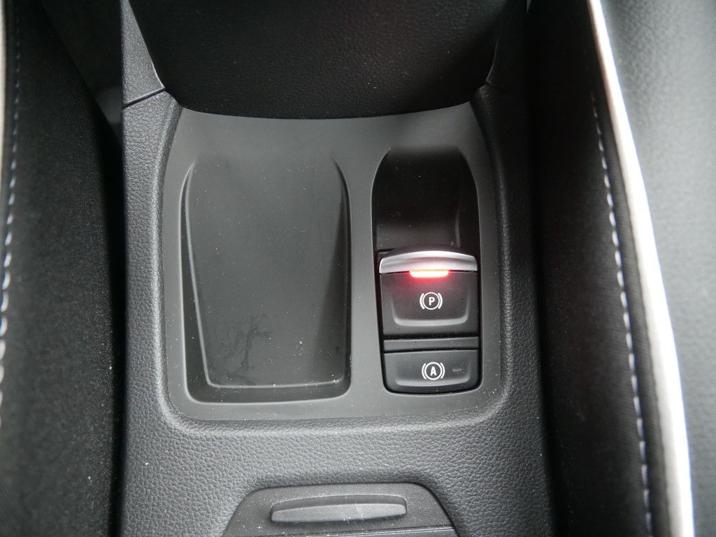 Fahrzeugabbildung Renault Clio Techno TCe 140 PDC SHZ KAMERA NAVI LED