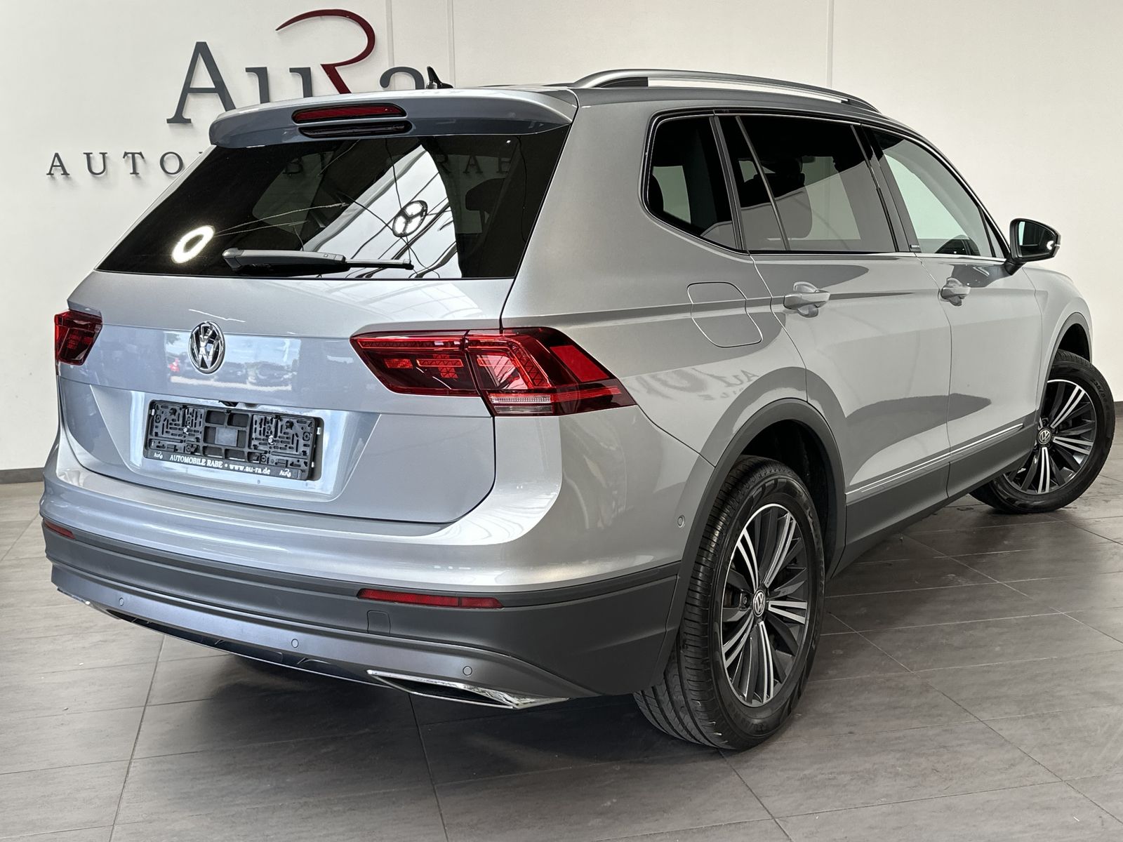 Fahrzeugabbildung Volkswagen Tiguan Allspace 2.0 TDI DSG IQ NAV+LED+PANO+HUD
