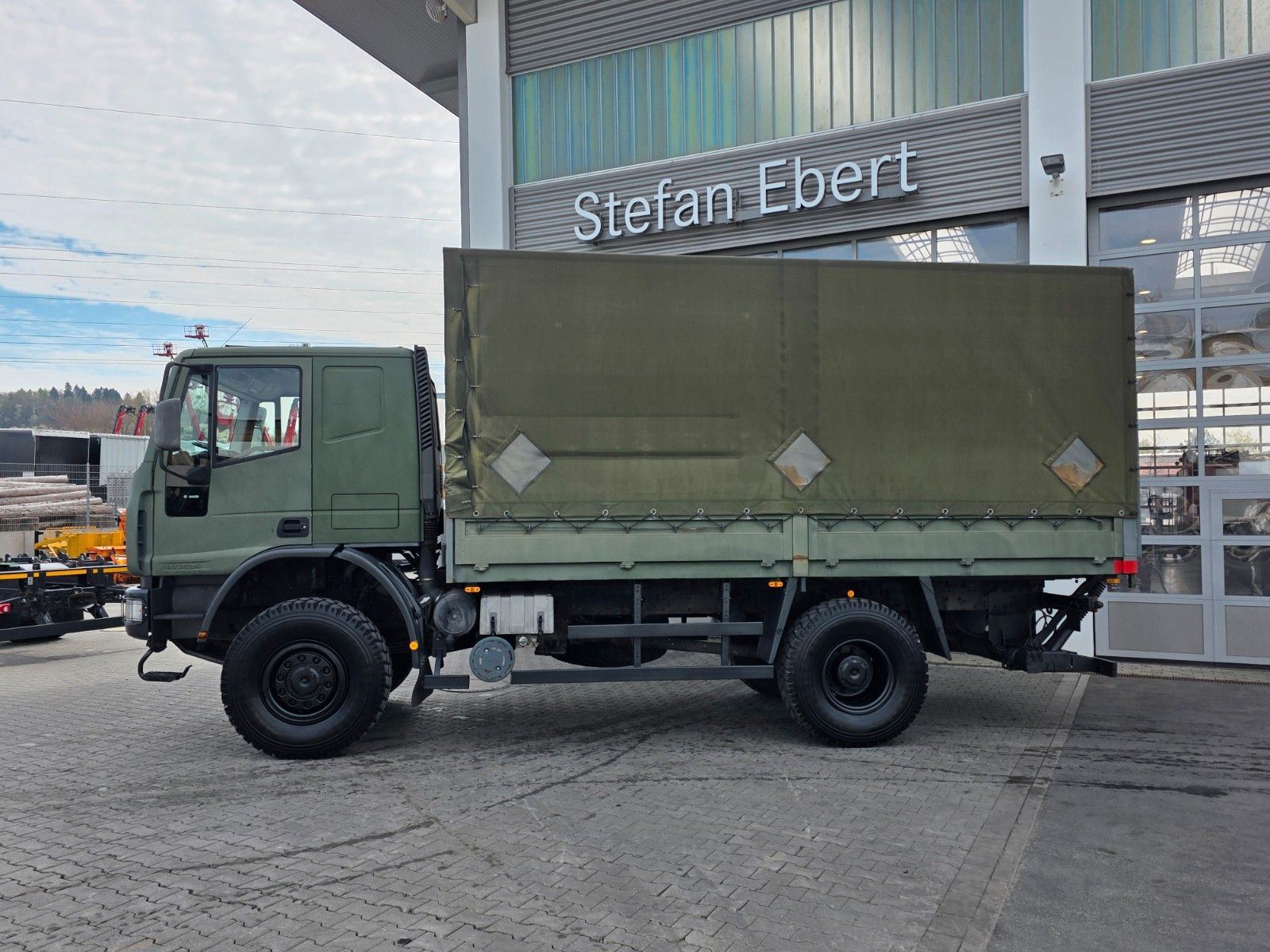 Fahrzeugabbildung Iveco Eurocargo ML140E21 LBW 3 Sitze Differenziale